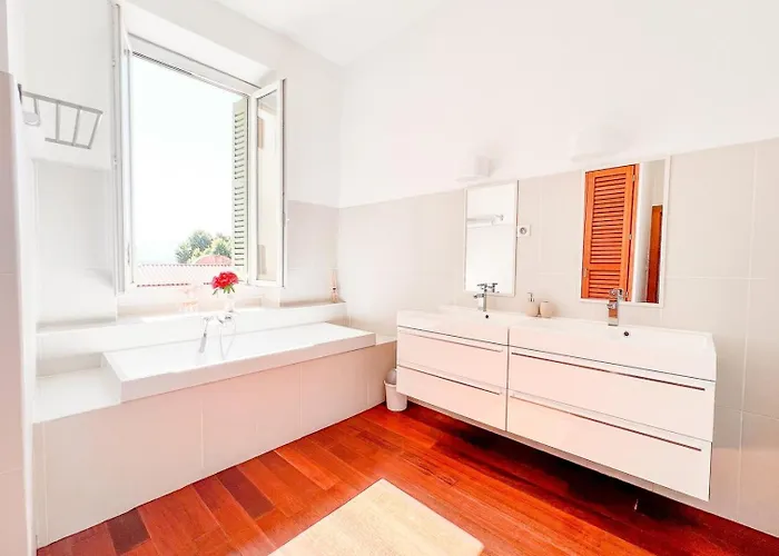 Alba - Glimpse Of The Sea Sea Nearby * Ajaccio (Corsica)